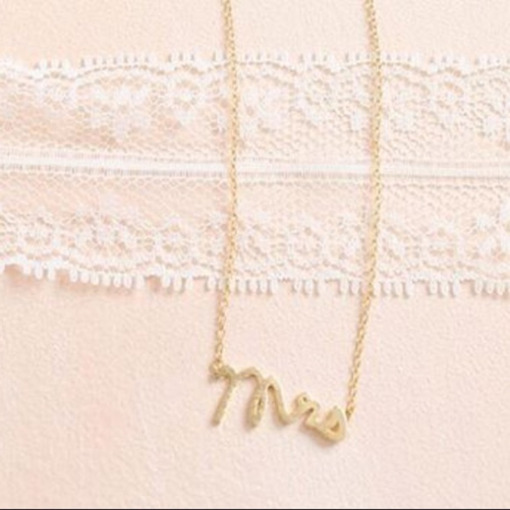 Mrs.‎ Rose gold dainty necklace